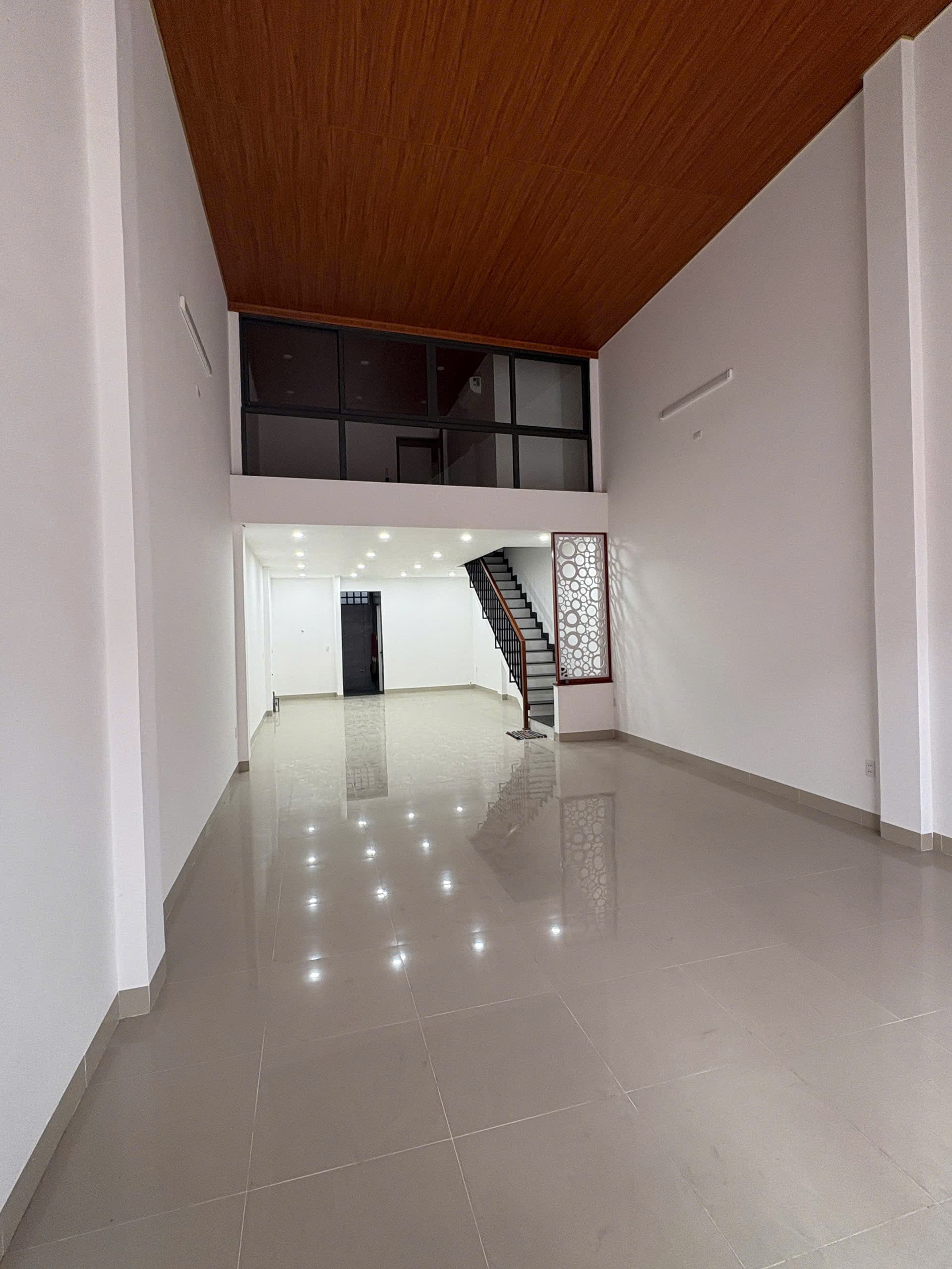 Nhà nguyên căn cấp 4 gác lửng HÀ HUY TẬP - Ảnh 1