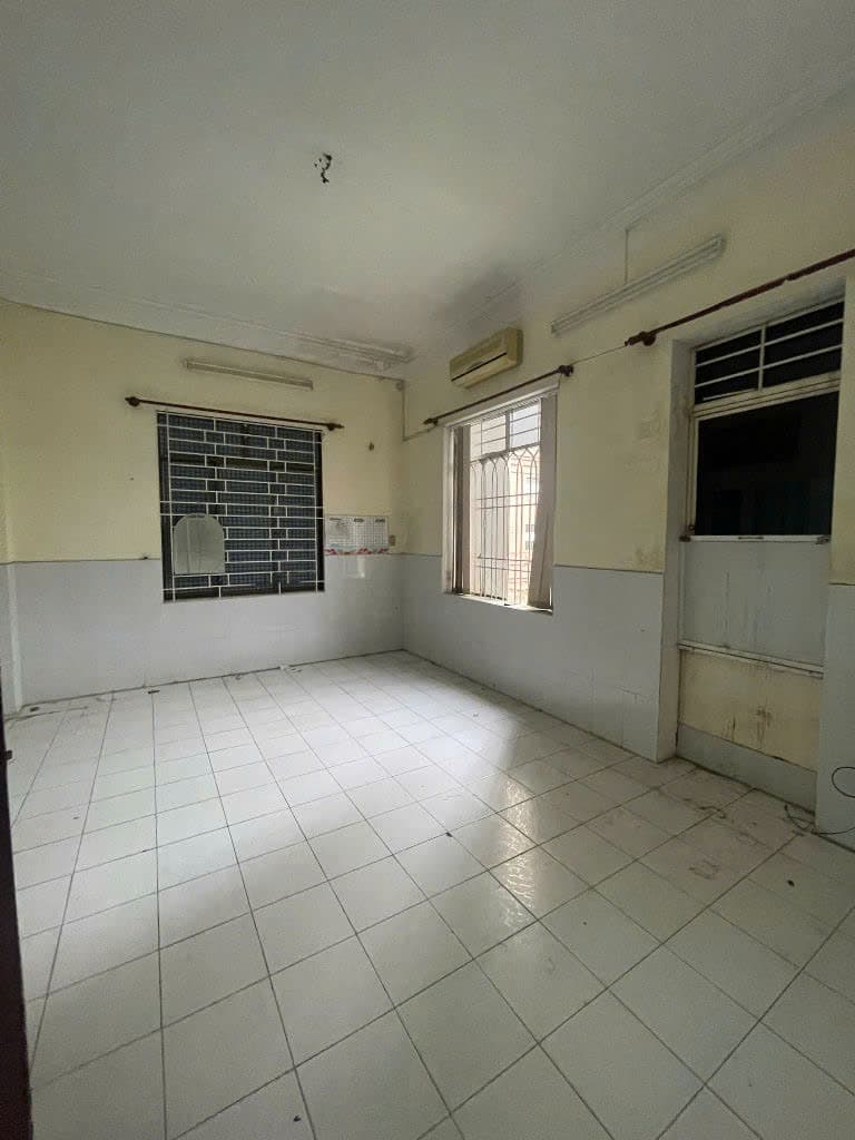 Nhà nguyên căn 3 tầng đường Nguyễn Sơn Trà - Ảnh 2