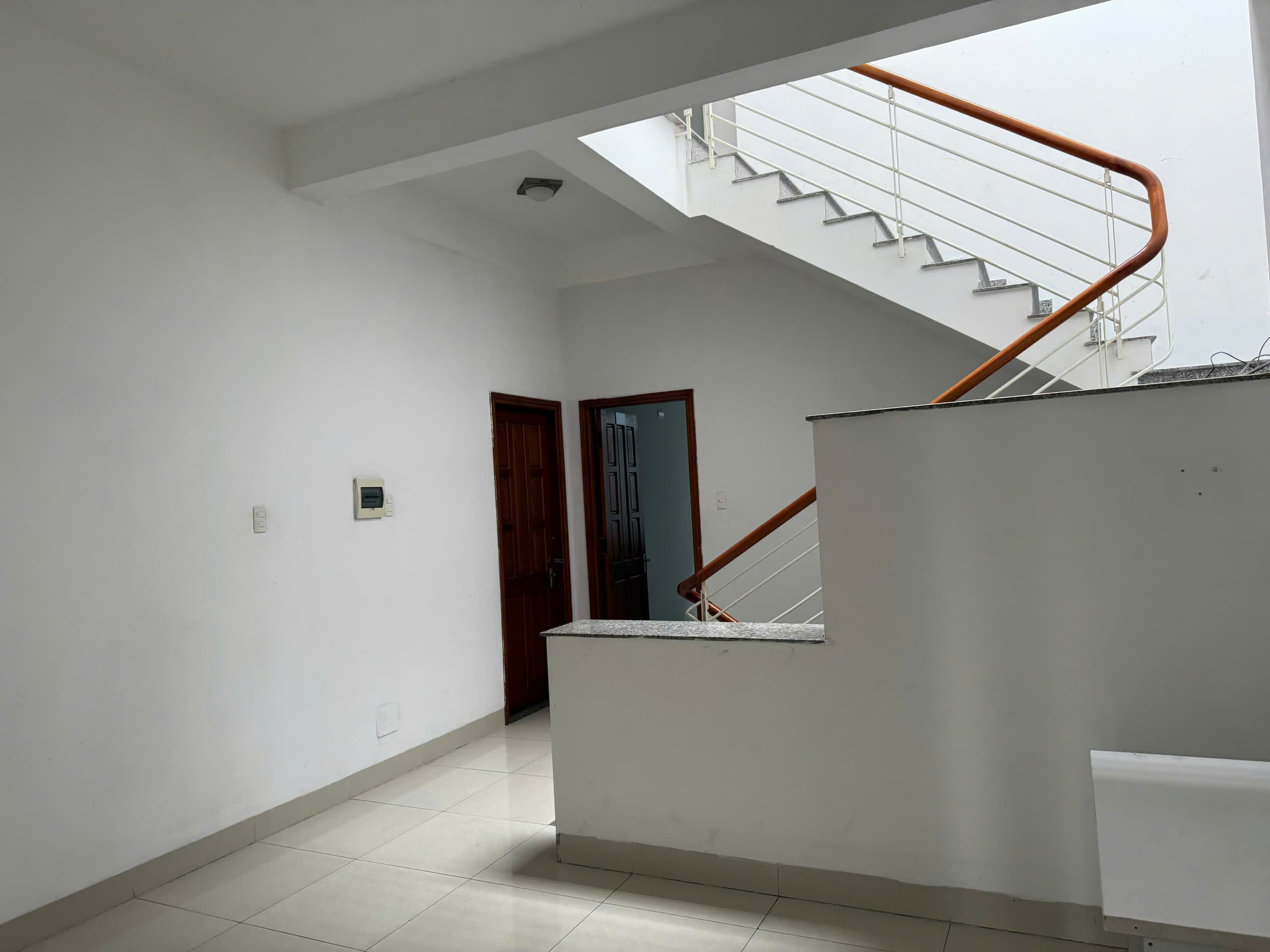 Nhà nguyên căn 3 tầng đường Nguyễn Tri Phương - Ảnh 8