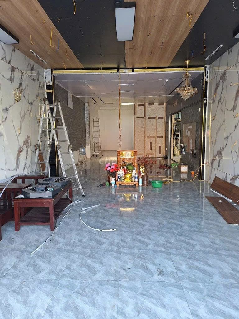 Nhà nguyên căn cấp 4 trống suốt tại Nguyễn Phước Lan - Ảnh 1