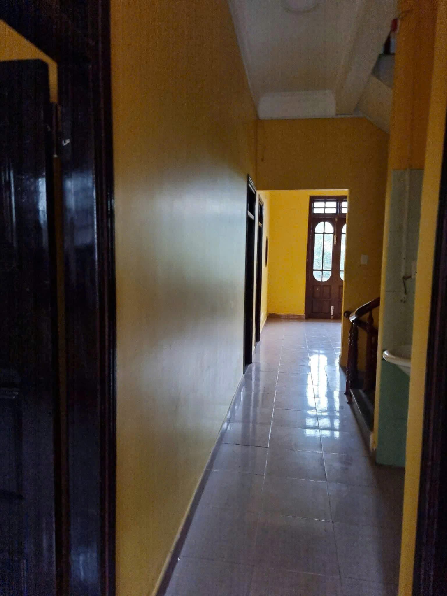 Nhà nguyên căn 3 tầng đường Trần Quang Diệu - Ảnh 3