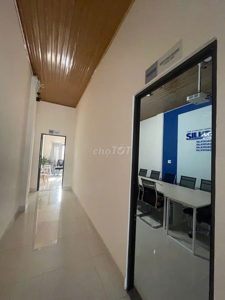 Văn phòng 180m2 x 2 tầng đường Trần Văn Trà, Cẩm Lệ, có phòng làm việc riêng - Ảnh 1