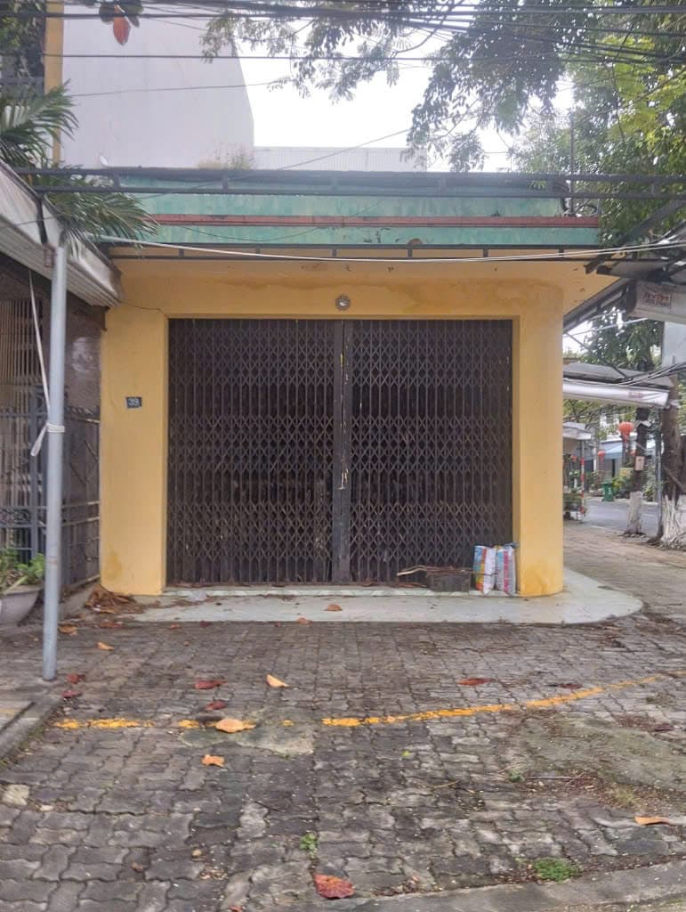 Mặt bằng kinh doanh hơn 100m2 tại Khúc Hạo góc 2 mặt tiền kd tất cả kể ăn uống - Ảnh 1