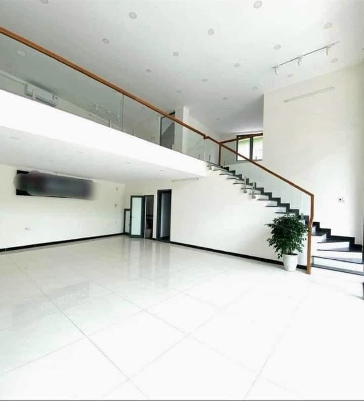 Nhà nguyên căn 3,5 tầng đường Nguyễn Tri Phương, quận Hải Châu, diện tích 400m2 - Ảnh 1