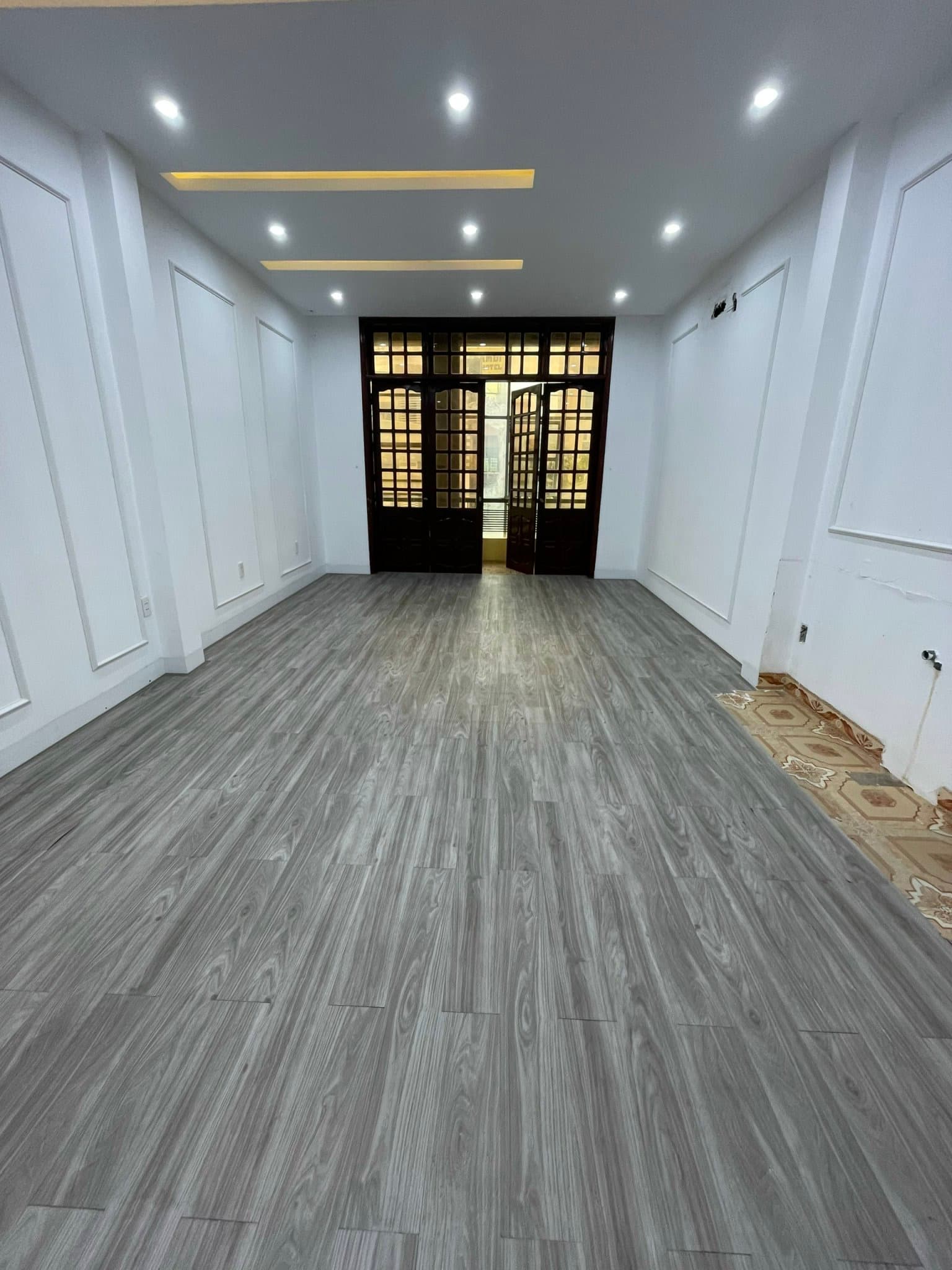 Nhà nguyên căn 3 tầng diện tích 130m2, phù hợp làm văn phòng hoặc kinh doanh Nguyễn Tri Phương ngay ngã 4 Nguyễn Văn Linh - Ảnh 6