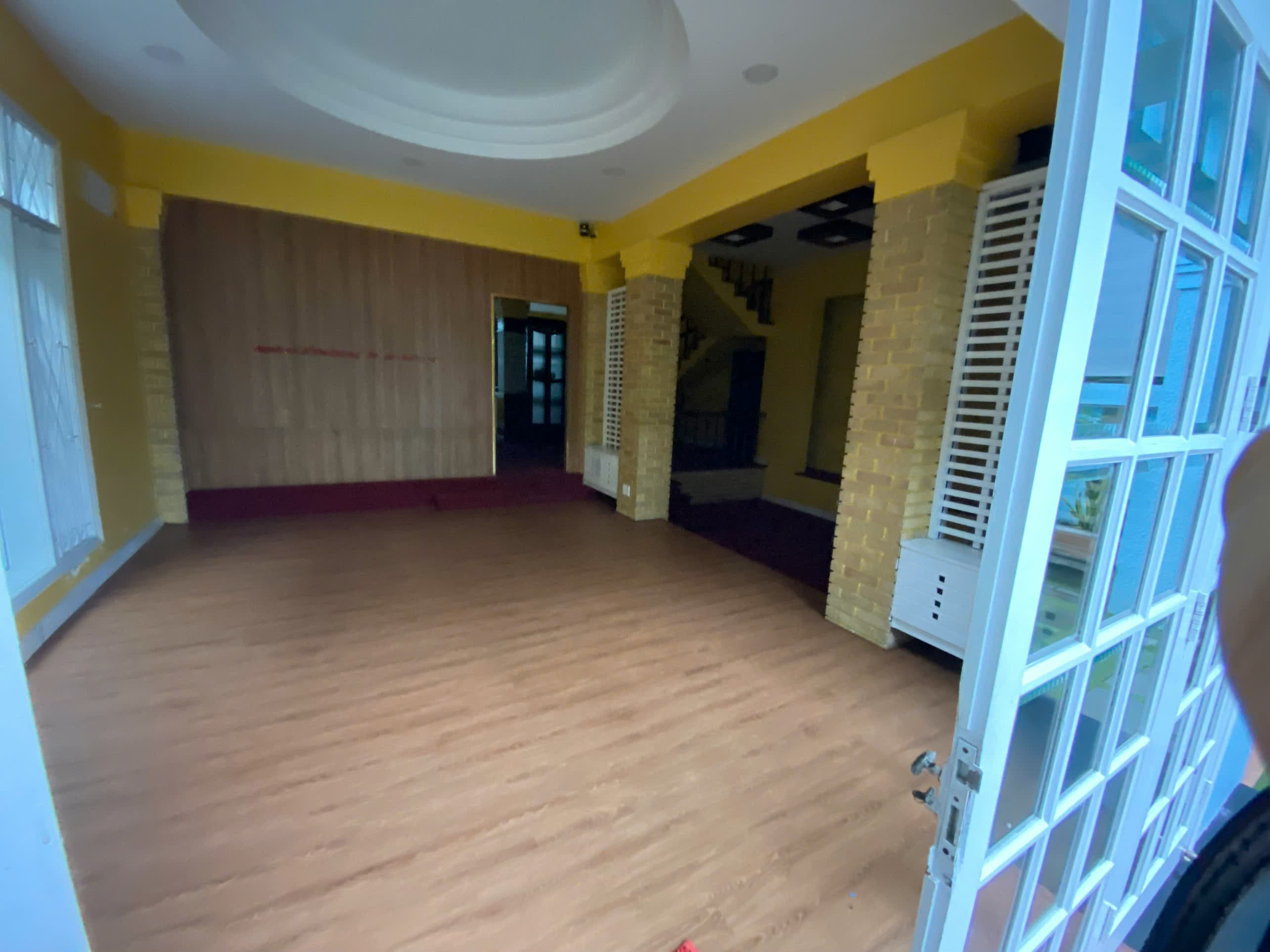 Biệt thự NGUYỄN SƠN 3 tầng diện tích 200m² trống suốt phù hợp kinh doanh - Ảnh 7