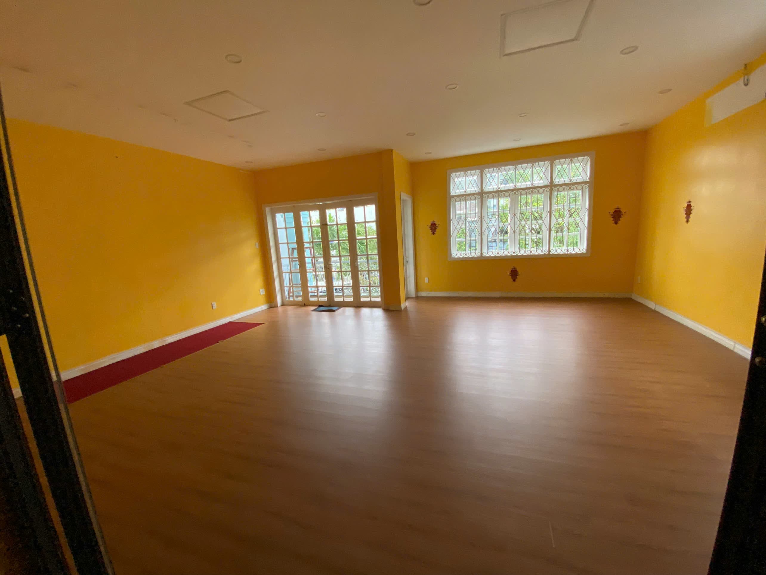 Biệt thự NGUYỄN SƠN 3 tầng diện tích 200m² trống suốt phù hợp kinh doanh - Ảnh 9