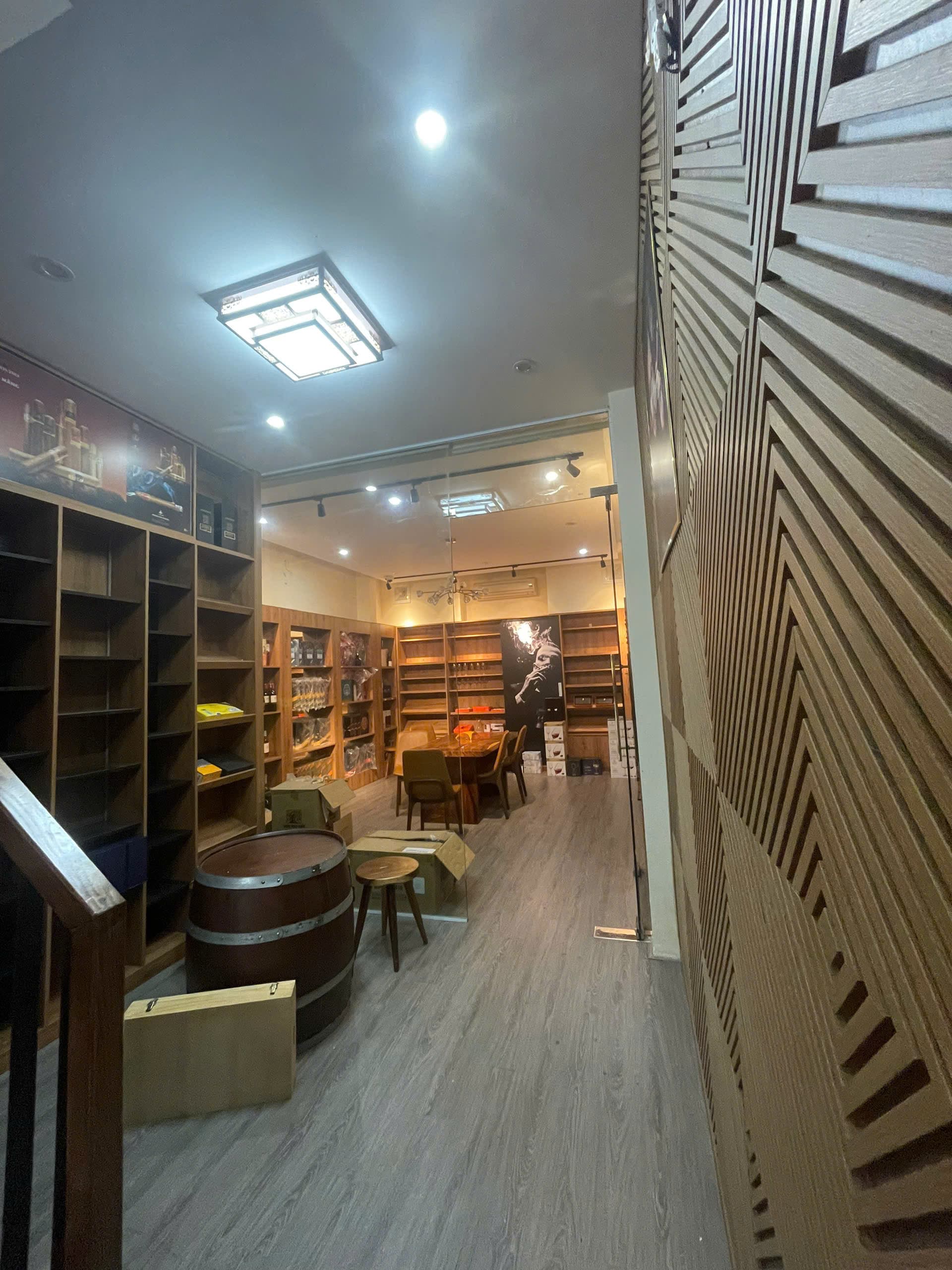 Nhà nguyên căn lê thanh nghị 3 tầng diện tích 4.5m x 19m, nội thất gỗ sàn, phù hợp ở và kinh doanh - Ảnh 3