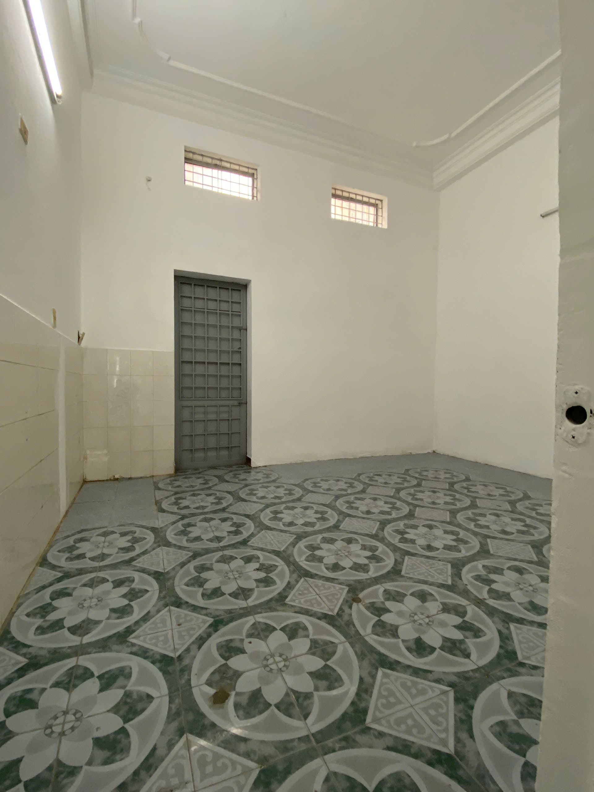 Nhà nguyên căn 3 tầng đường Trần Tống, diện tích 90m², phù hợp ở và kinh doanh - Ảnh 1