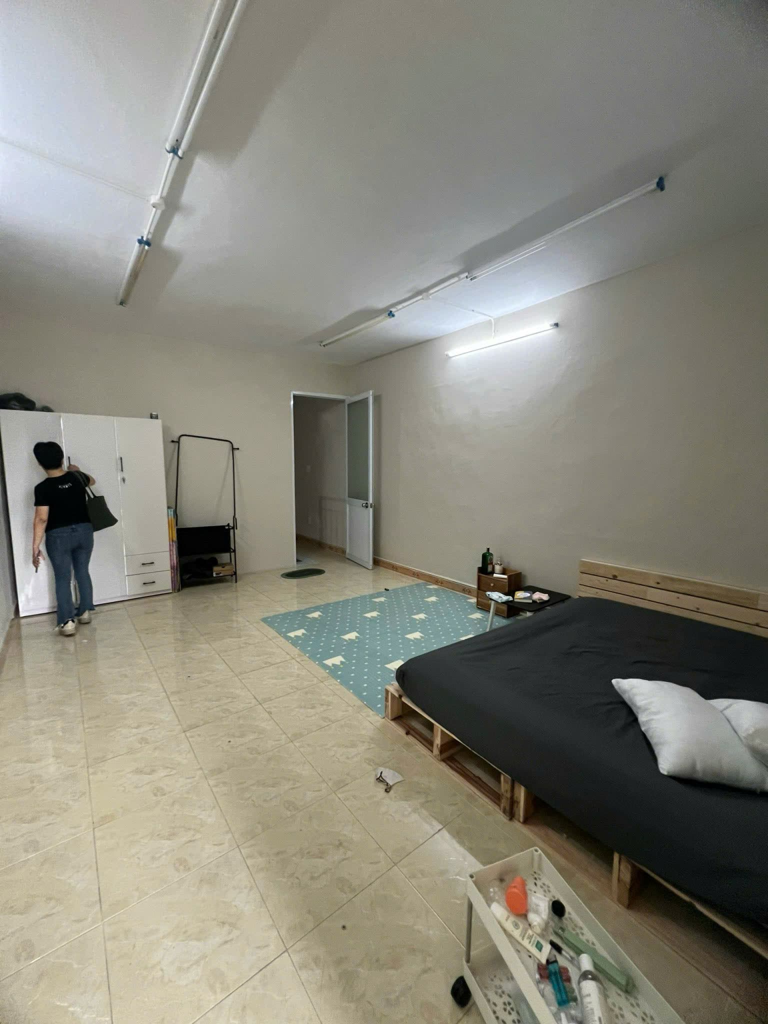 Nhà nguyên căn 3 tầng trống suốt tại Lê Duẩn - Ảnh 6