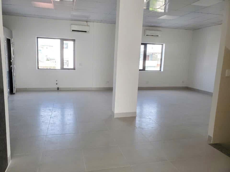 Nhà 4 tầng HUỲNH TẤN PHÁT CÓ THANG MÁY mặt tiền 10m, diện tích sử dụng 765m2, phù hợp để ở và kinh doanh CÔNG TY, THẨM MỸ, GYM - Ảnh 2