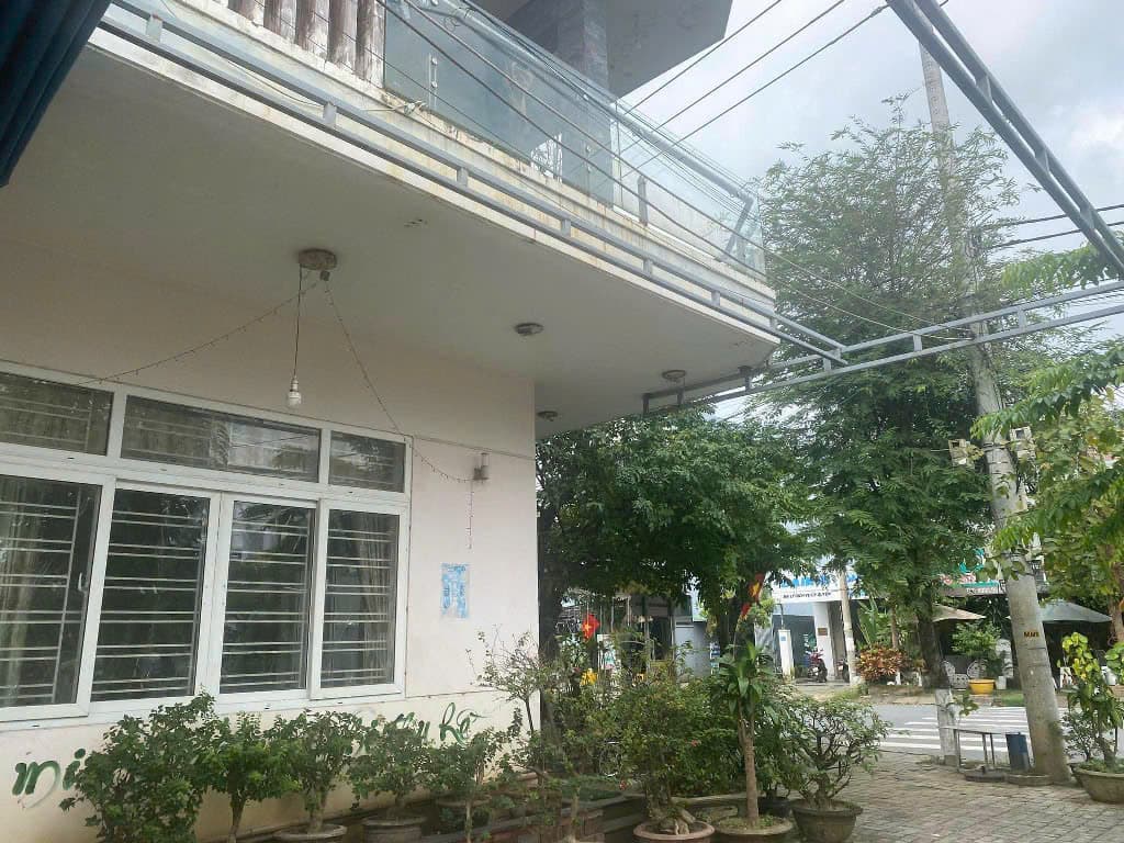 Mặt bằng kinh doanh 52m2 x 2 tầng tại đường Mẹ Thứ góc 2 mặt tiền phù hợp kinh doanh sạch sẽ - Ảnh 2