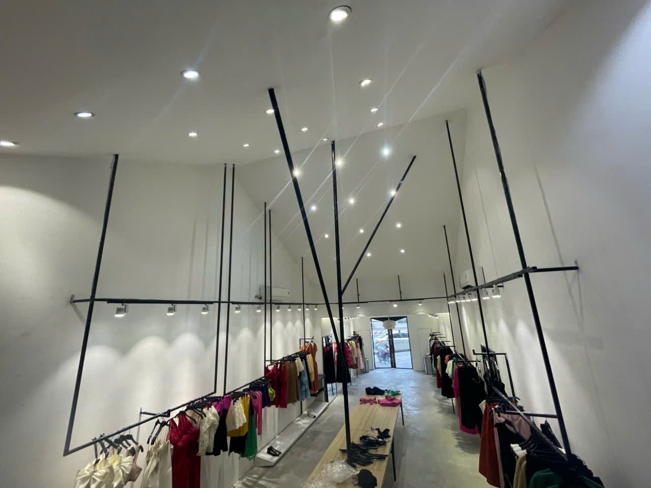 Nhà cấp 4 hướng Cầu Rồng, diện tích 105m2, phù hợp cho thuê kinh doanh tại Lê Đình Dương - Ảnh 2