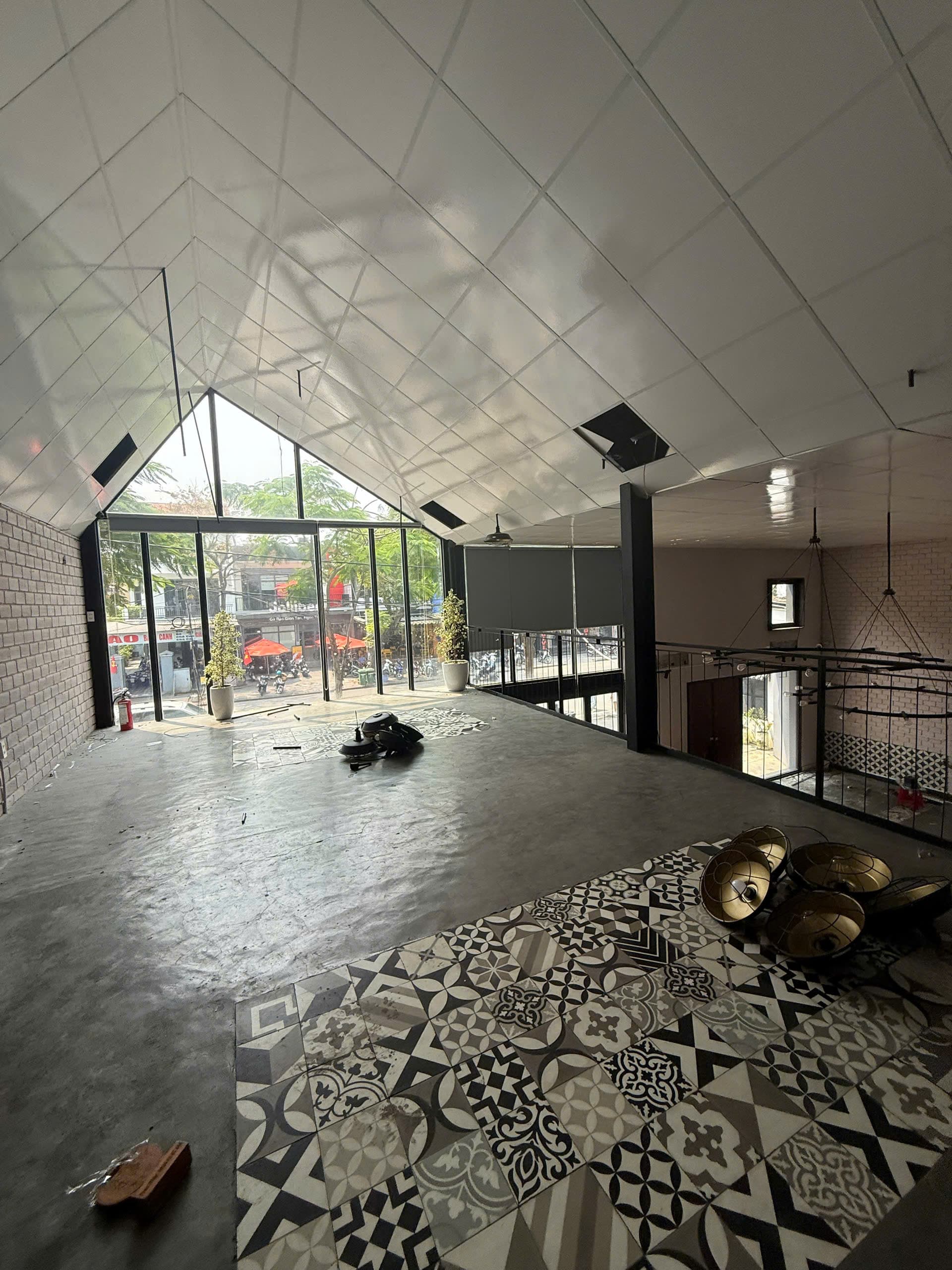 Mặt bằng kinh doanh NGUYỄN HUỆ 1.5 tầng diện tích 375m2 tại ngã 4 S thị Go, phù hợp mở quán ăn uống - Ảnh 2