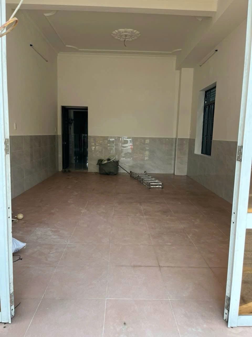 Mặt bằng kinh doanh NGUYỄN TRI PHƯƠNG hơn 30m2, thoáng mát, gần trường học và bệnh viện - Ảnh 2