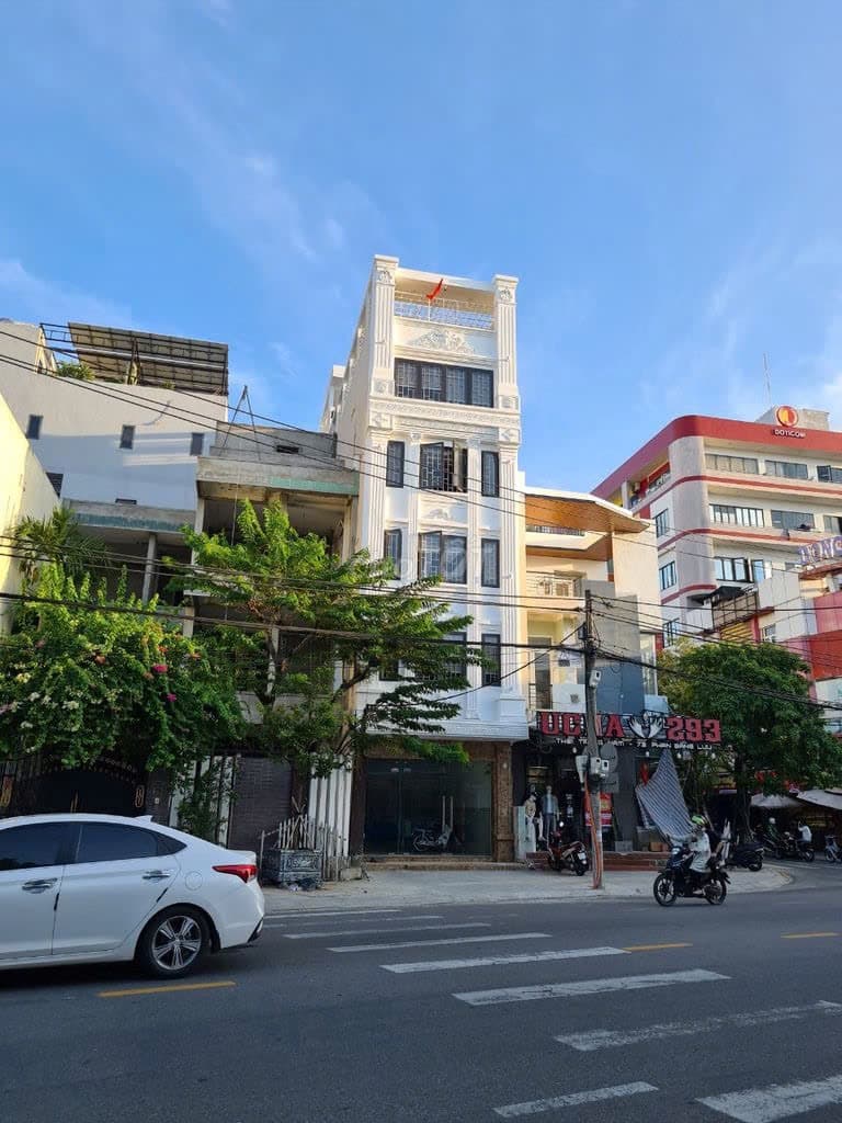 Nhà mặt tiền 6 tầng đường Phan Đăng Lưu, diện tích mỗi sàn 100m2, phù hợp kinh doanh và văn phòng - Ảnh 1