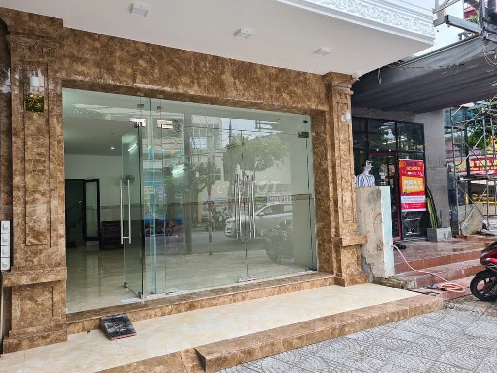 Nhà mặt tiền 6 tầng đường Phan Đăng Lưu, diện tích mỗi sàn 100m2, phù hợp kinh doanh và văn phòng - Ảnh 2