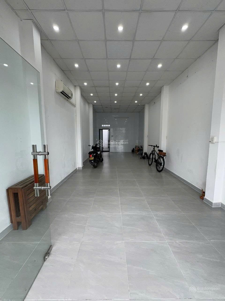 Nhà nguyên căn Hồ Xuân Hương cấp 4, trống suốt phù hợp để ở - Ảnh 1