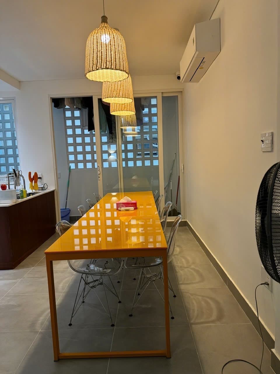 Nhà nguyên căn 3 tầng có gác xép, 4 phòng ngủ riêng biệt, đầy đủ nội thất - Ảnh 2