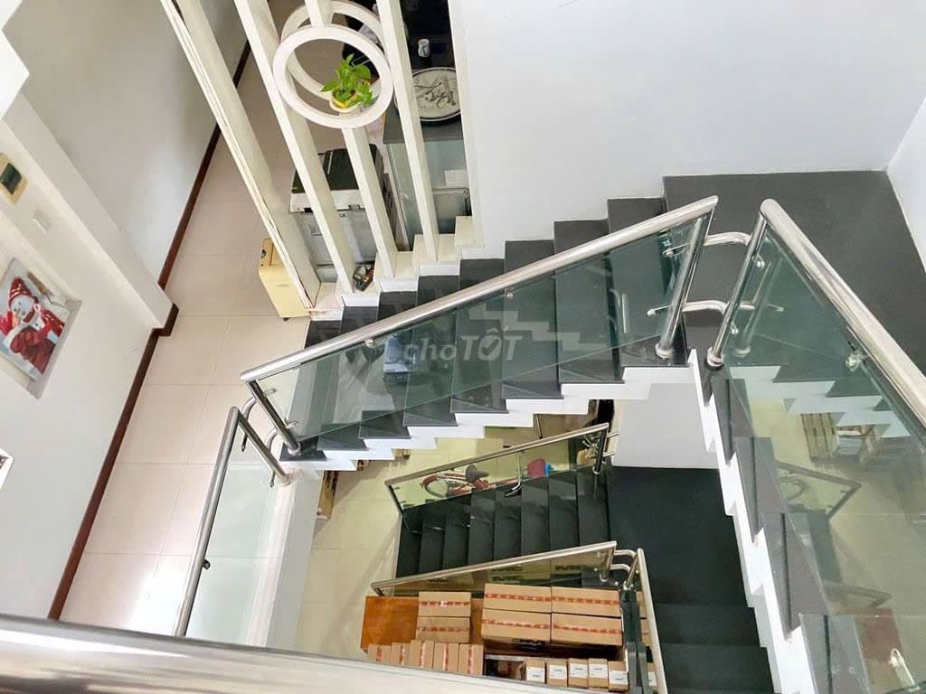 Nhà nguyên căn 3 tầng diện tích 125m2 tại Nguyễn Tất Thành, phù hợp để ở - Ảnh 2