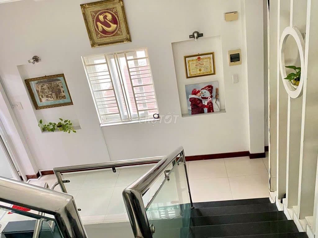 Nhà nguyên căn 3 tầng diện tích 125m2 tại Nguyễn Tất Thành, phù hợp để ở - Ảnh 3