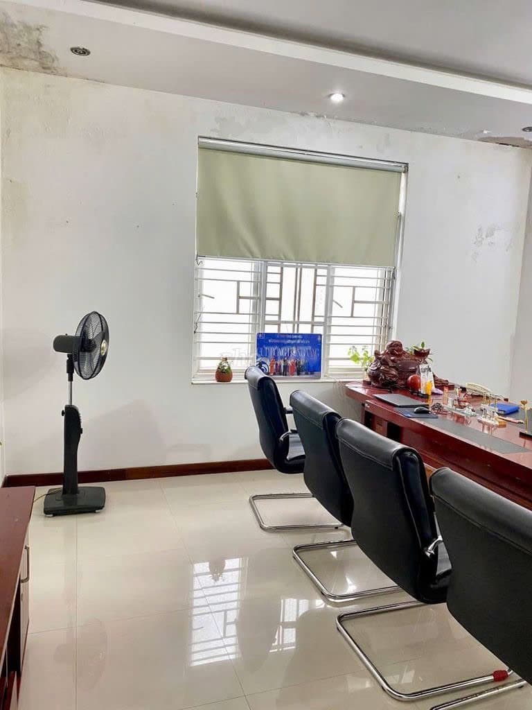 Nhà nguyên căn 3 tầng diện tích 125m2 tại Nguyễn Tất Thành, phù hợp để ở - Ảnh 4