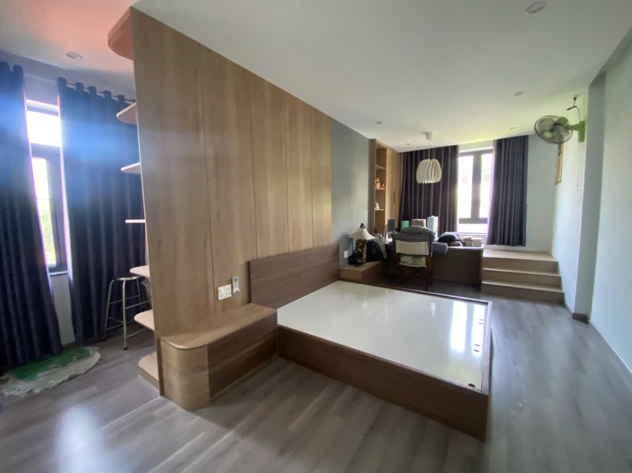 Nhà nguyên căn 2 tầng diện tích 200m² tại Phan Tứ, 6 phòng ngủ phù hợp ở và kinh doanh - Ảnh 2