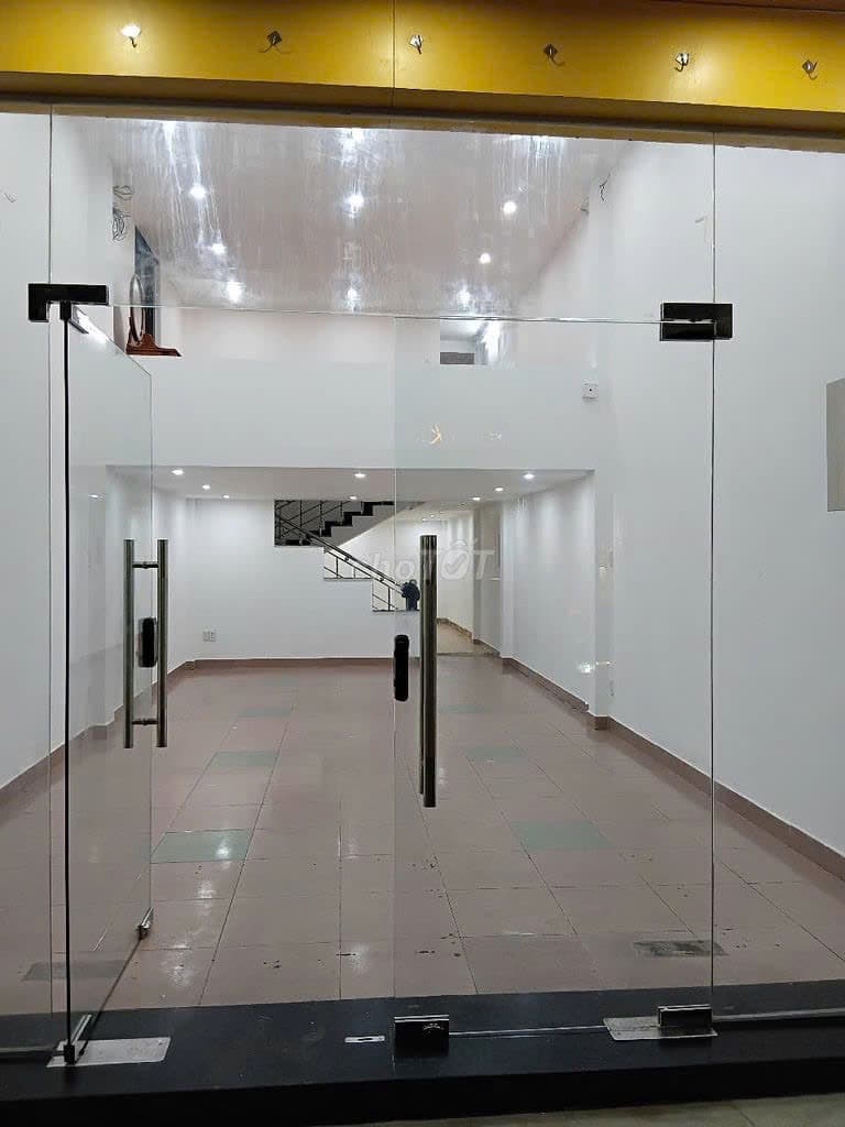 Nhà mặt tiền 70m² tại ngã ba Núi Thành, phù hợp kinh doanh đa ngành nghề - Ảnh 2