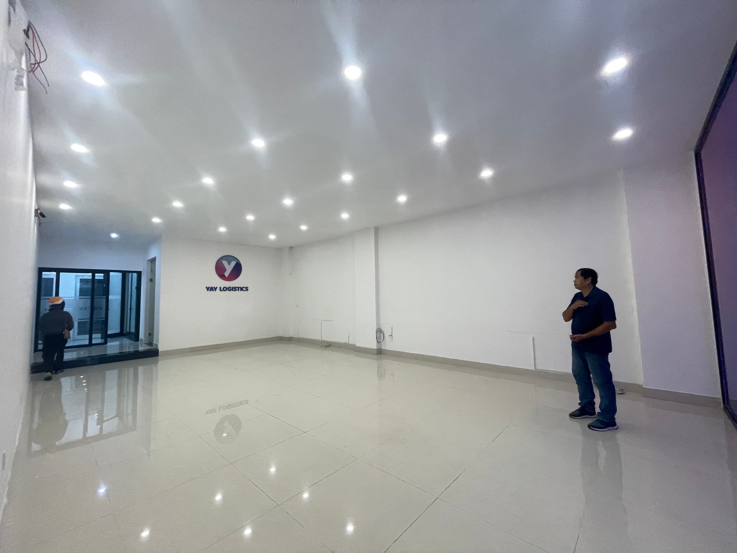 Mặt bằng trống rộng 7,5x25m phù hợp văn phòng và showroom tại Phan Đăng Lưu - Ảnh 3