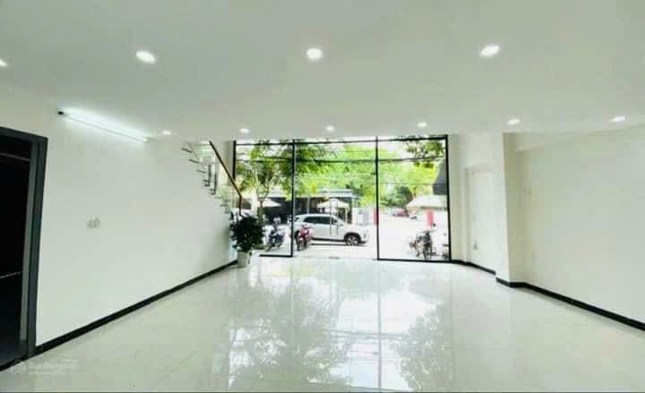 Nhà 4 tầng 2 mặt tiền tại Nguyễn Tri Phương - Ảnh 2