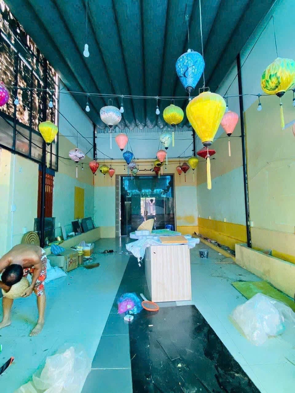 Mặt bằng kinh doanh 100m2 đường Hoàng Kế Viêm, gần biển, nguyên căn cấp 4 - Ảnh 1