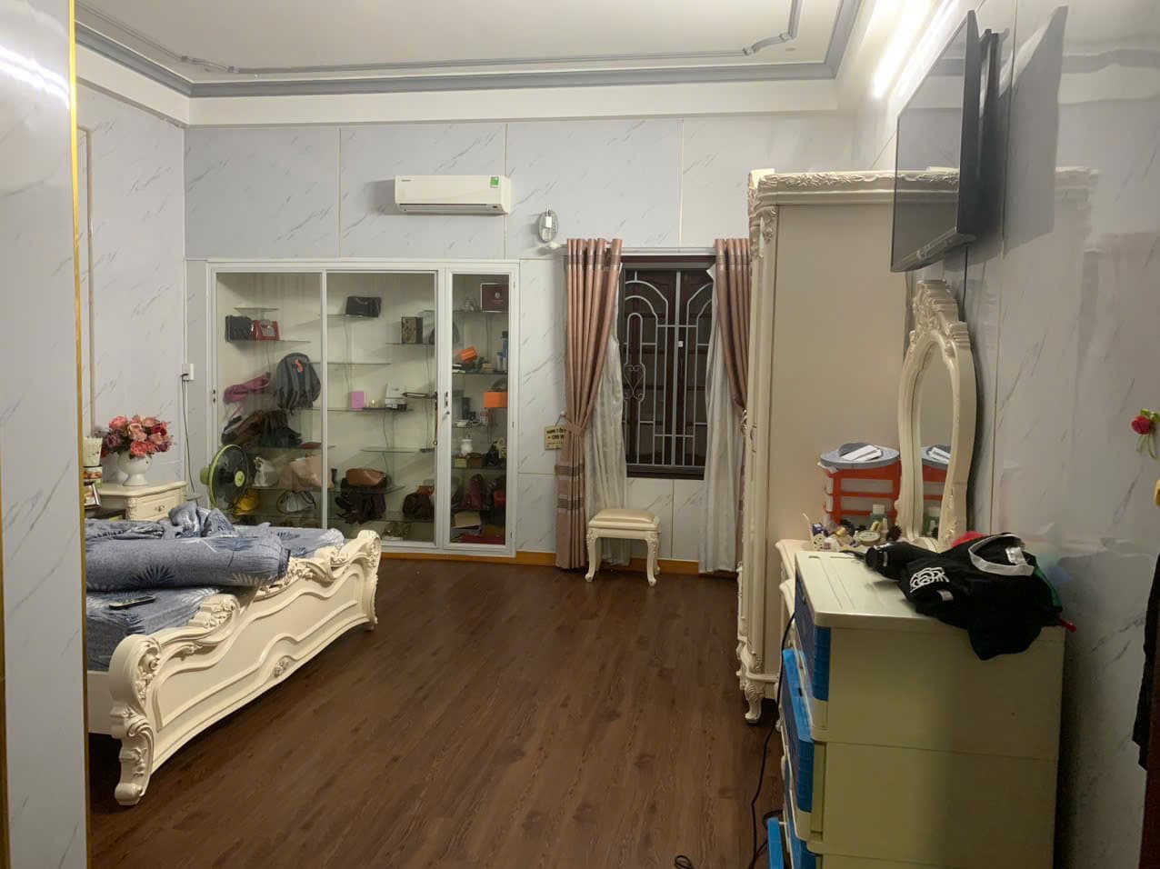 Nhà nguyên căn 3 tầng Cù Chính Lan, diện tích 100m2, phù hợp để ở - Ảnh 1