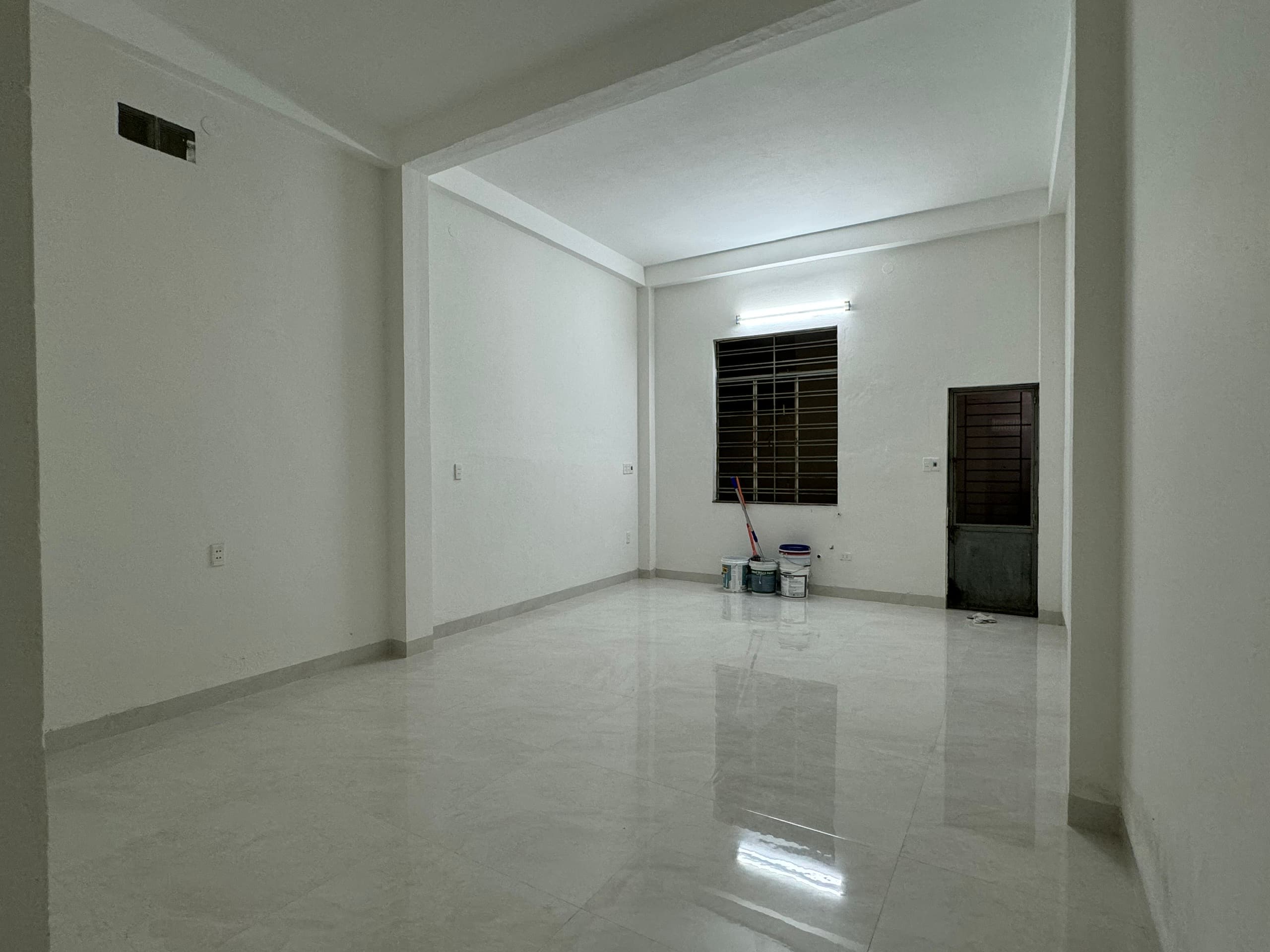 Nhà nguyên căn 3 tầng tại Lê Đình Lý, diện tích 81m², phù hợp để ở hoặc kinh doanh - Ảnh 9