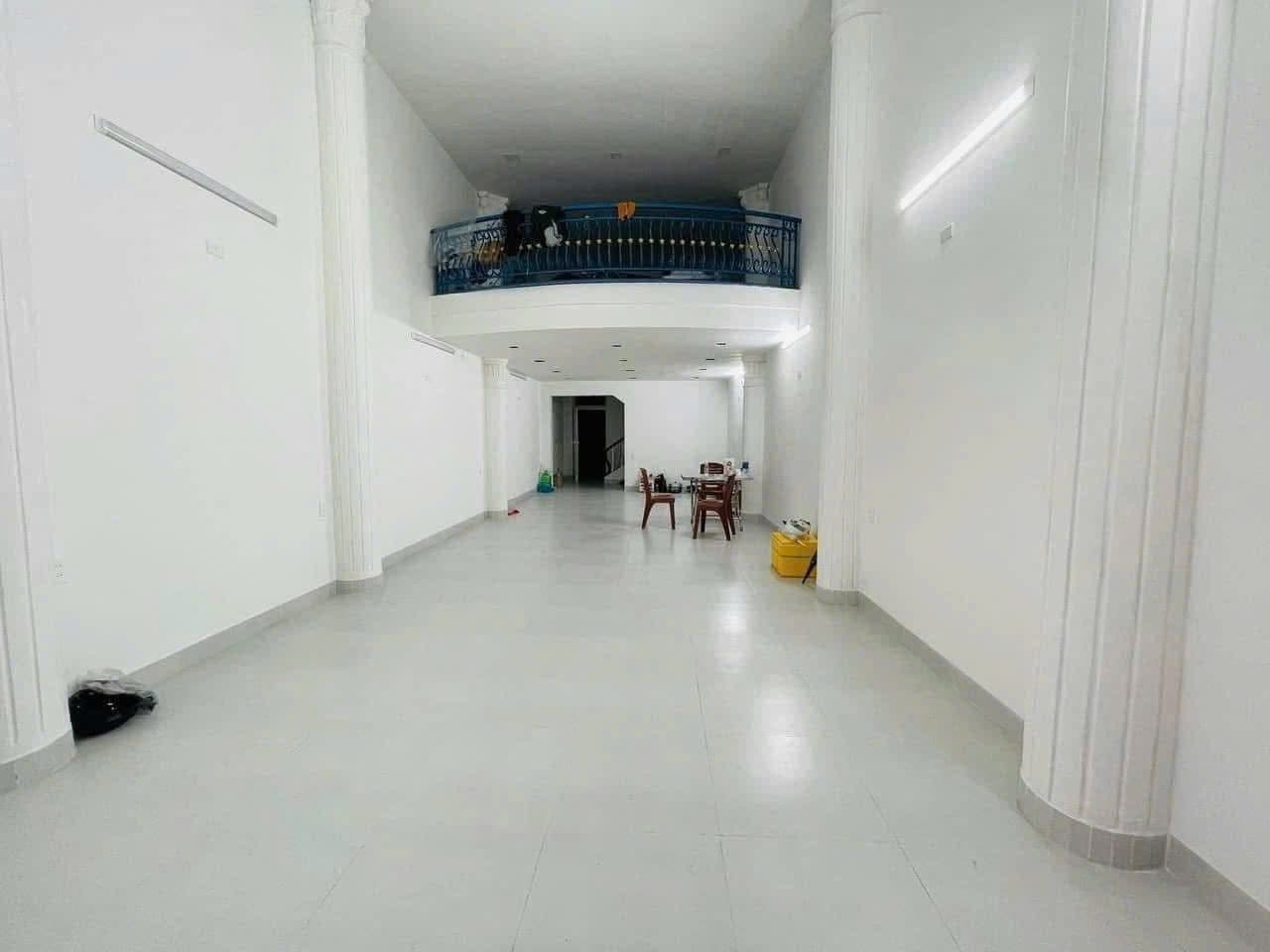 Nhà nguyên căn Trần Quốc Toản , ngang 5m trống suốt tầng 1 - Ảnh 1