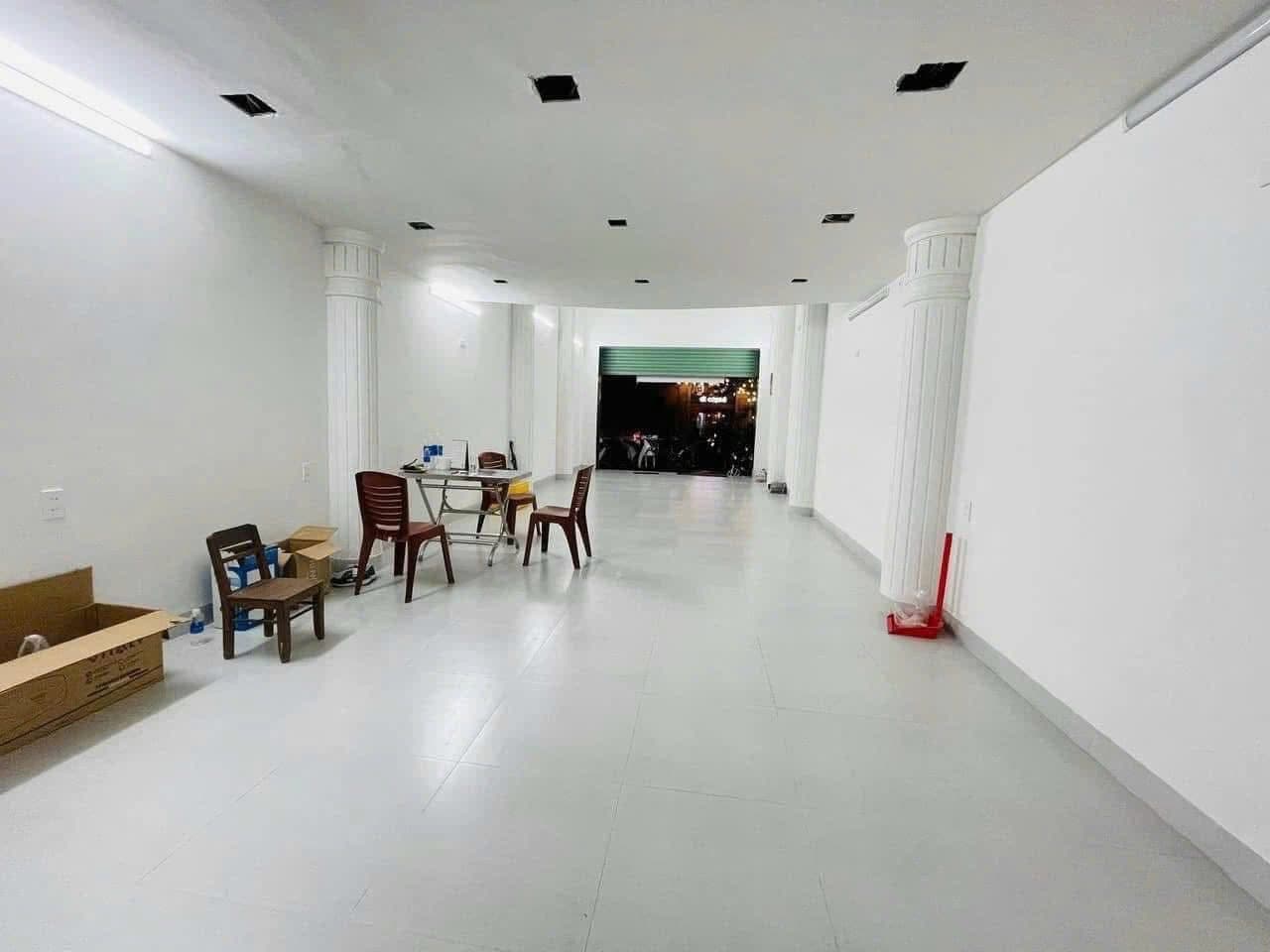 Nhà nguyên căn Trần Quốc Toản , ngang 5m trống suốt tầng 1 - Ảnh 2