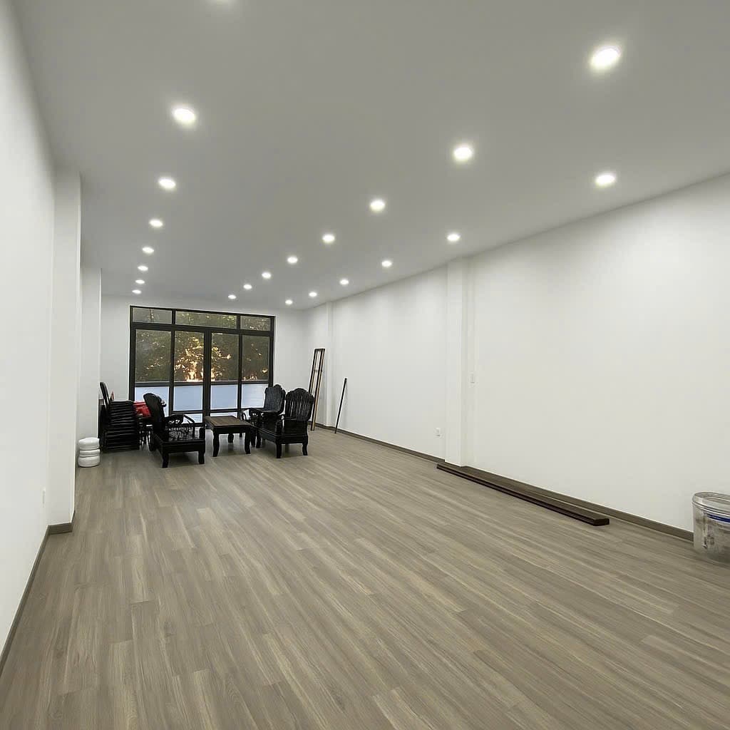 Nguyên căn 4 tầng đường 2/9 mới trống - Ảnh 1