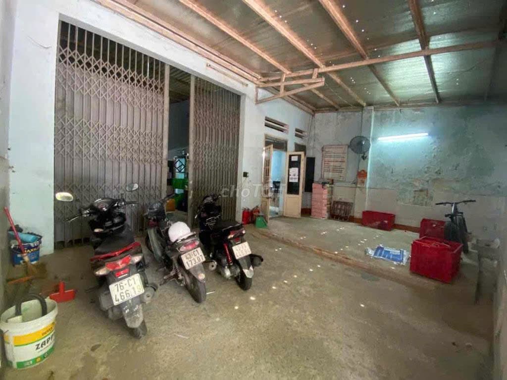 Mặt bằng kinh doanh đường Tô Hiệu 275m2, thích hợp làm kho hàng. - Ảnh 2