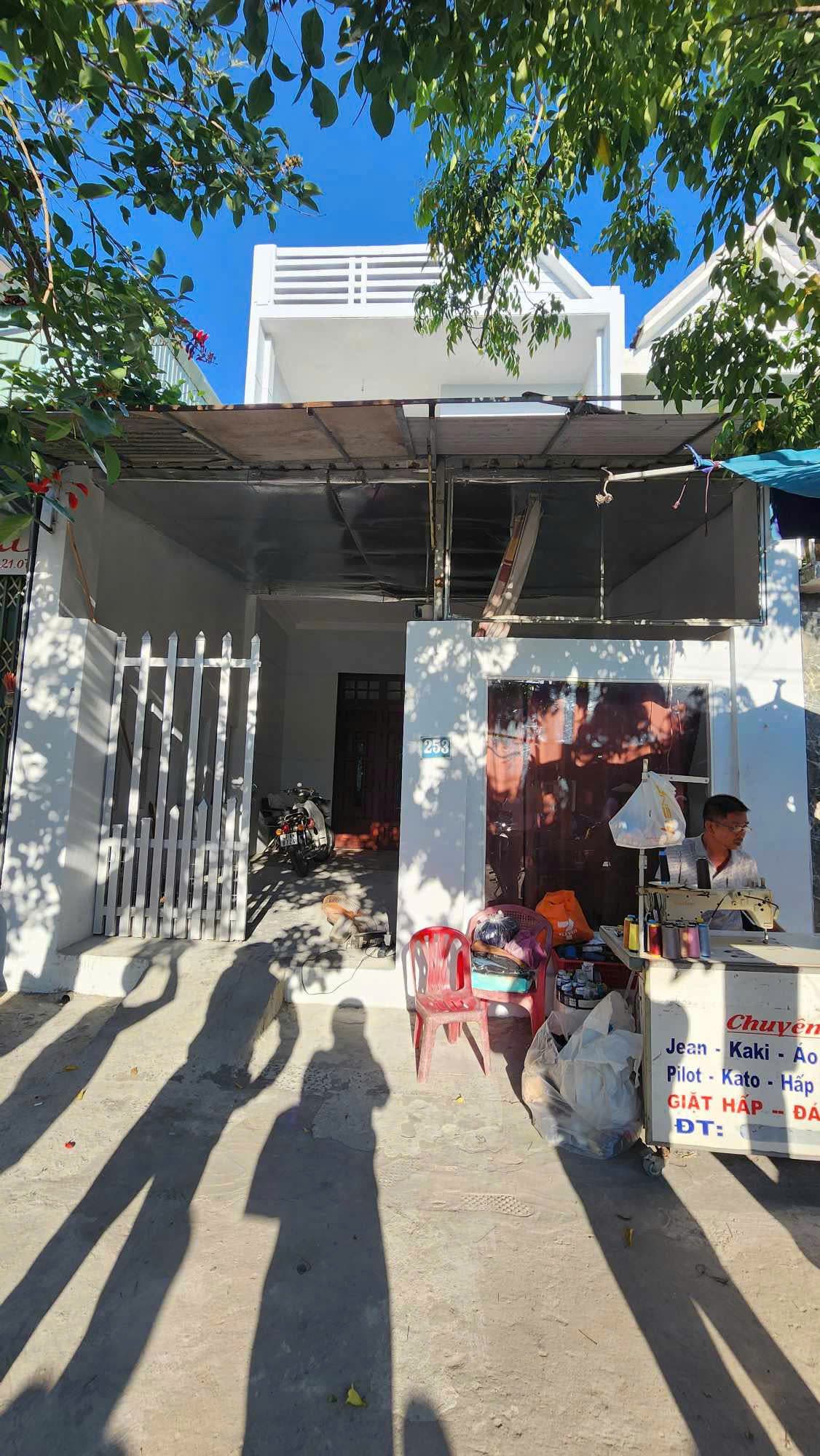 Nhà nguyên căn 2 tầng đường Lê Tấn Trung phù hợp để ở và kinh doanh - Ảnh 1