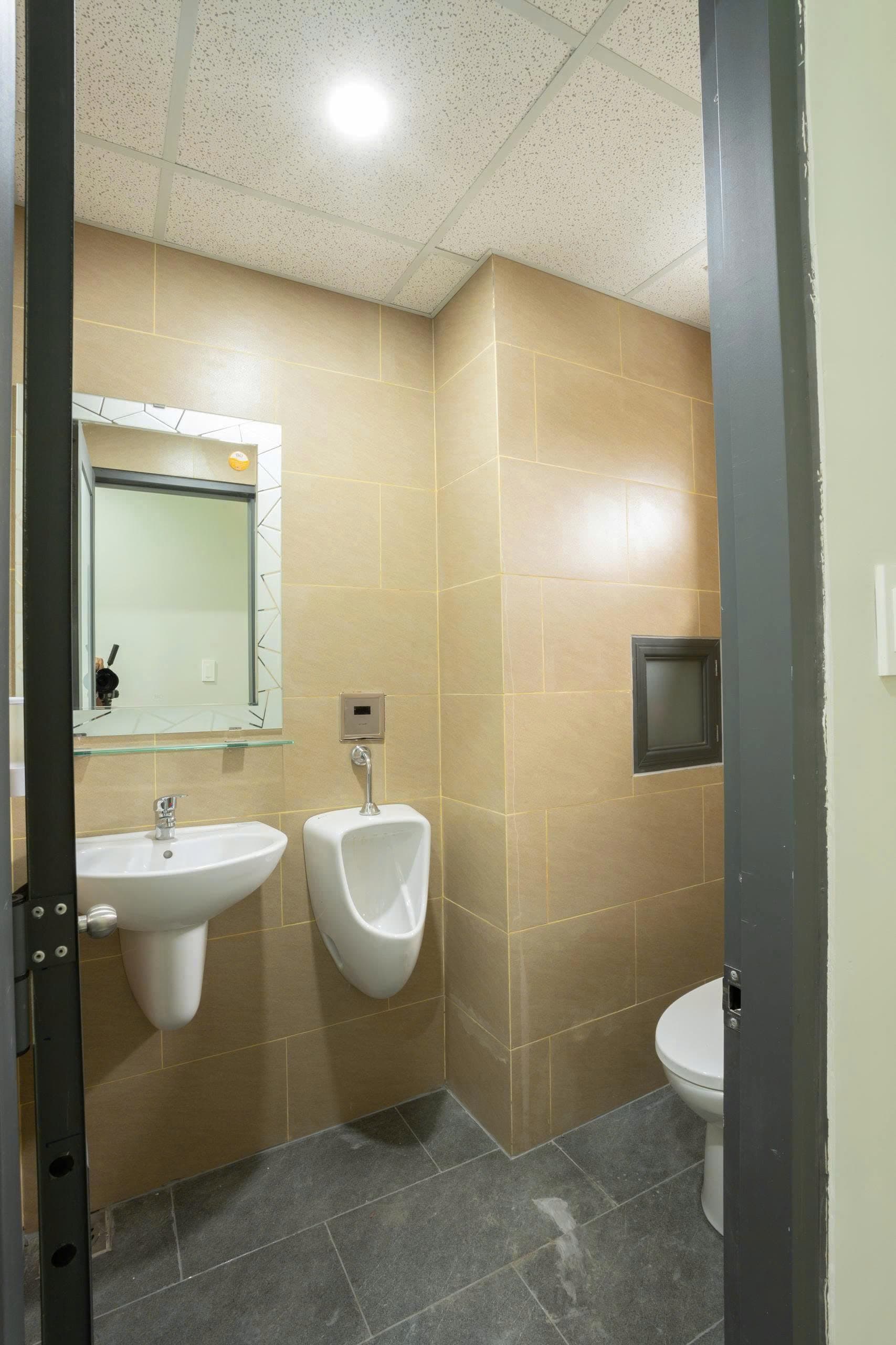 VĂN PHÒNG CHO THUÊ 120M2 TẠI LÊ ĐÌNH LÝ - Ảnh 4