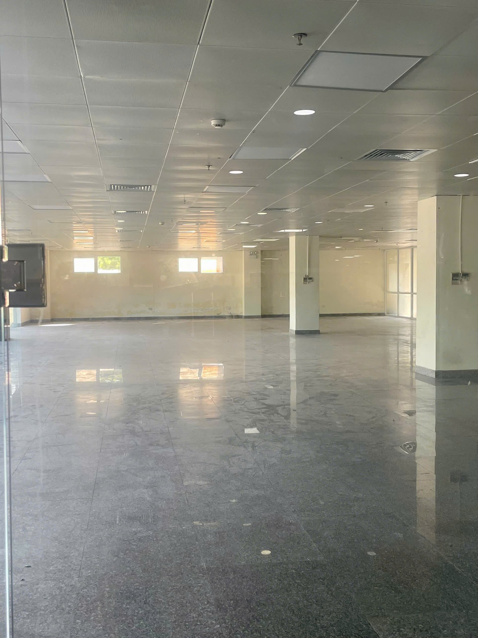 VĂN PHÒNG CHO THUÊ 60M2 - 800M2 NGAY SÁT SÂN BAY ĐÀ NẴNG - Ảnh 1