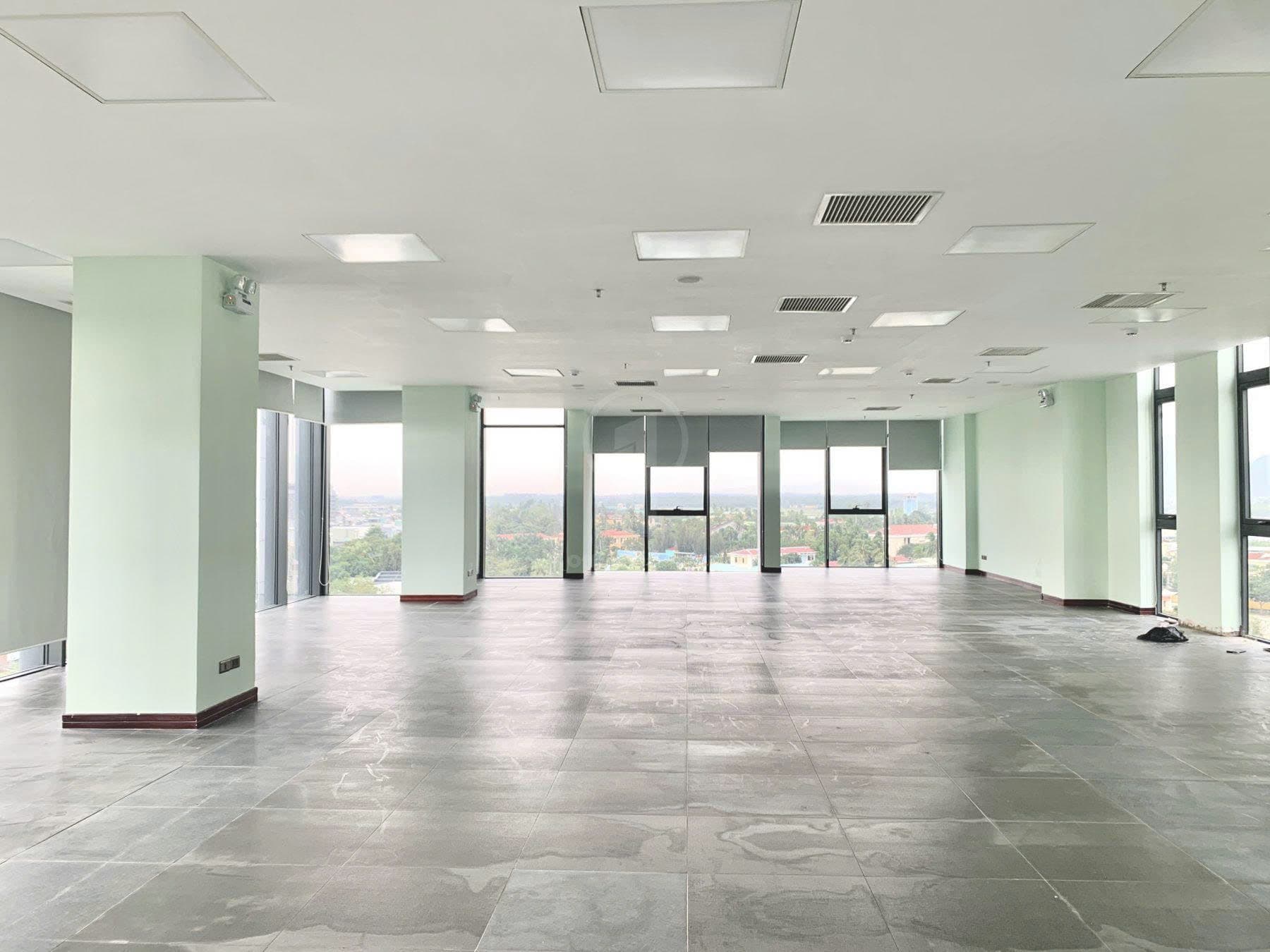 VĂN PHÒNG CHO THUÊ 330M2 TẠI NGUYỄN HỮU THỌ - Ảnh 2