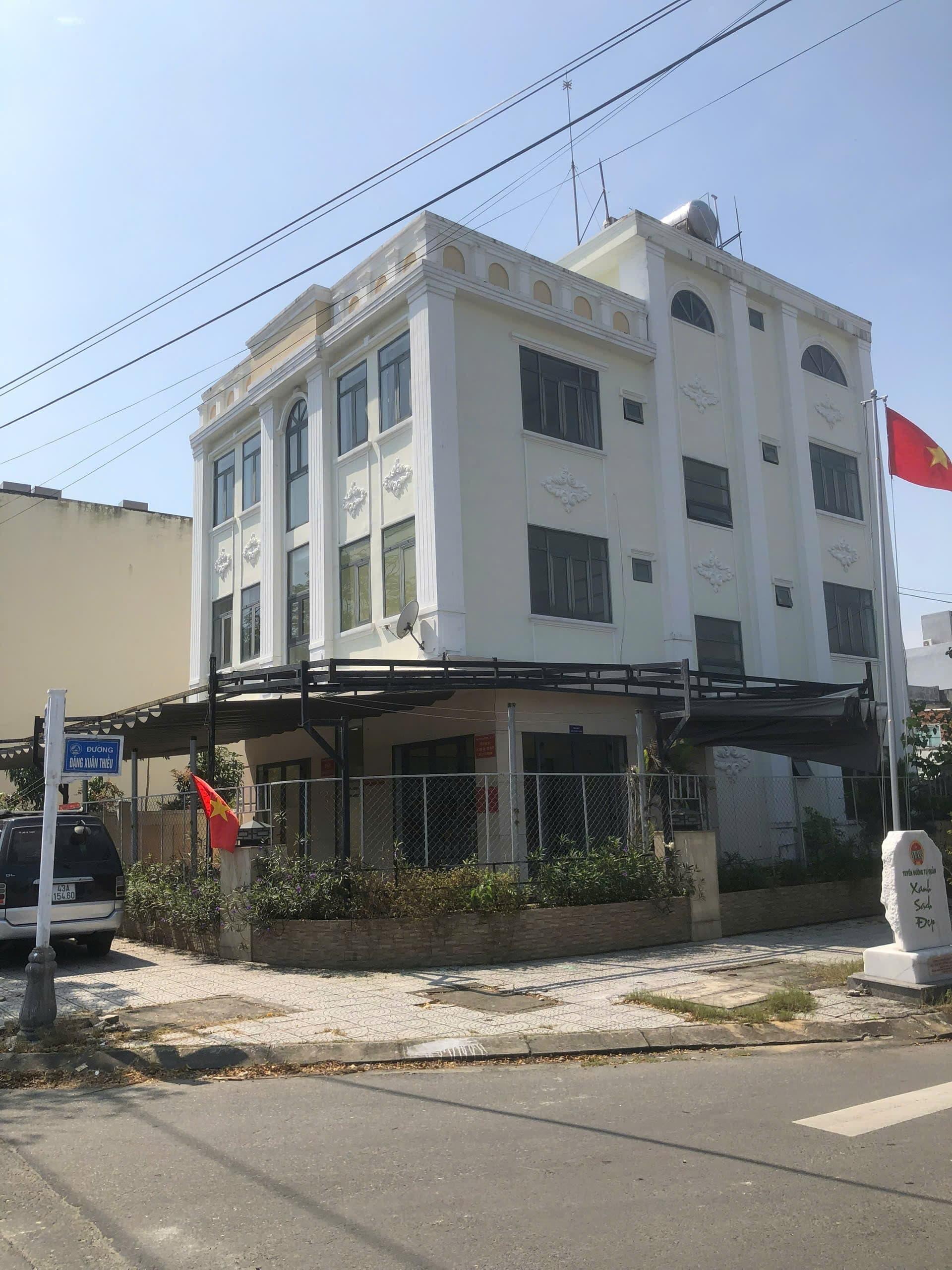 NHÀ NGUYÊN CĂN 3,5 TẦNG MT GÓC LÊ VĂN HIẾN - ĐẶNG XUÂN THIỀU - Ảnh 4