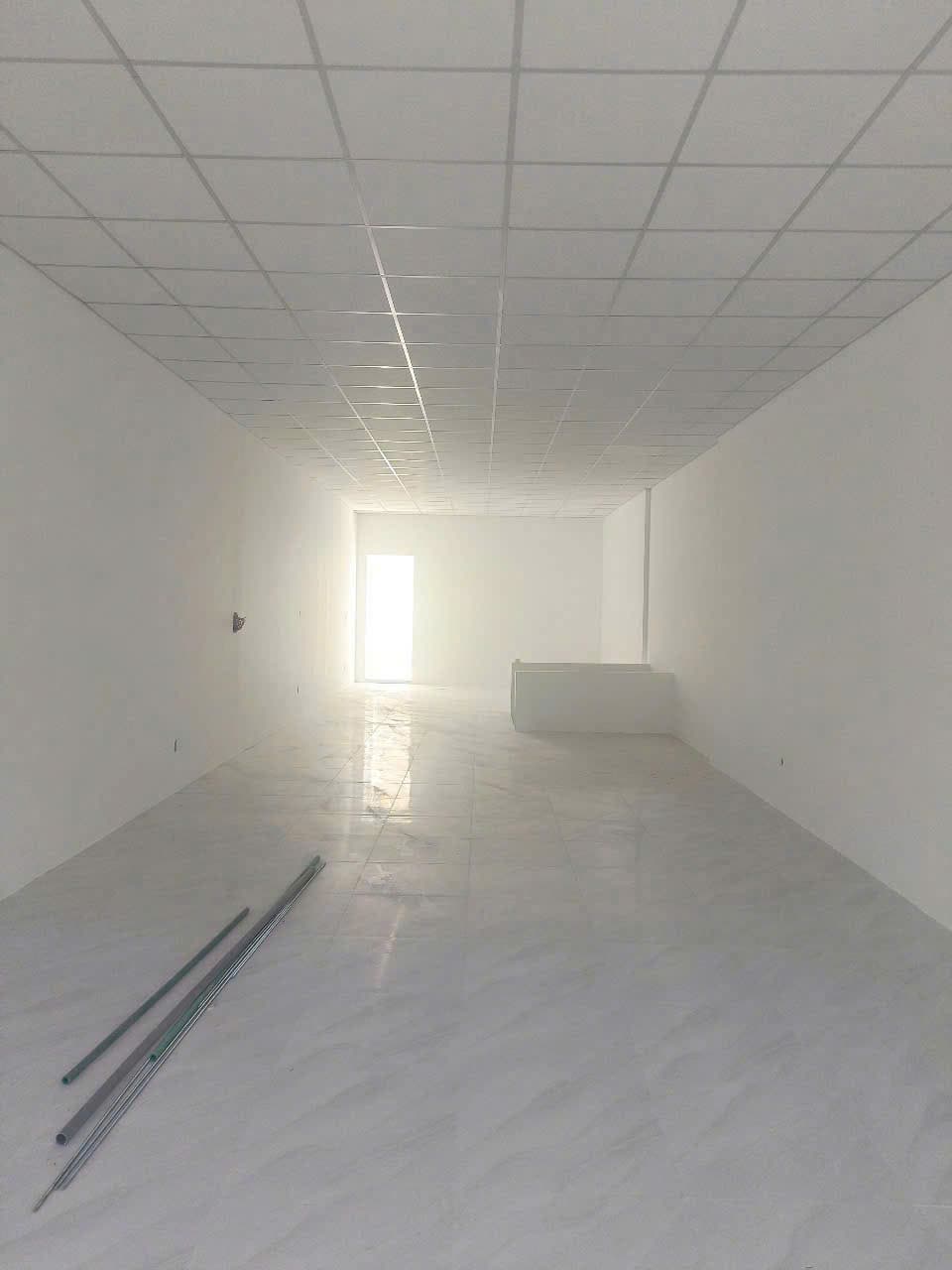 NHÀ NGUYÊN CĂN 200M2 CHO THUÊ TẠI HUỲNH TẤT PHÁT - Ảnh 2