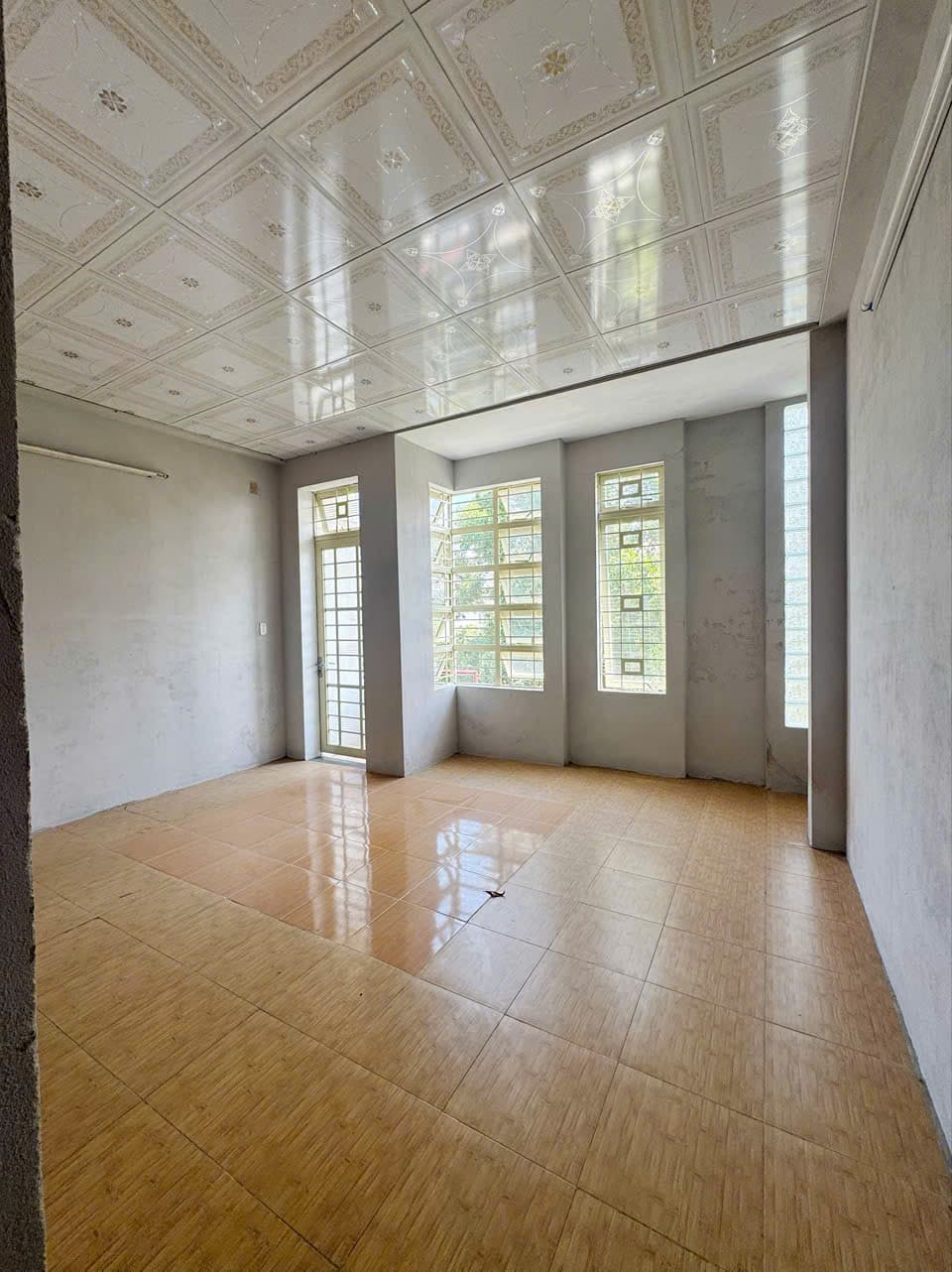 NHÀ NGUYÊN CĂN 3 TẦNG FULL NỘI THẤT 240M2 TẠI NGỌC HỒI - Ảnh 3