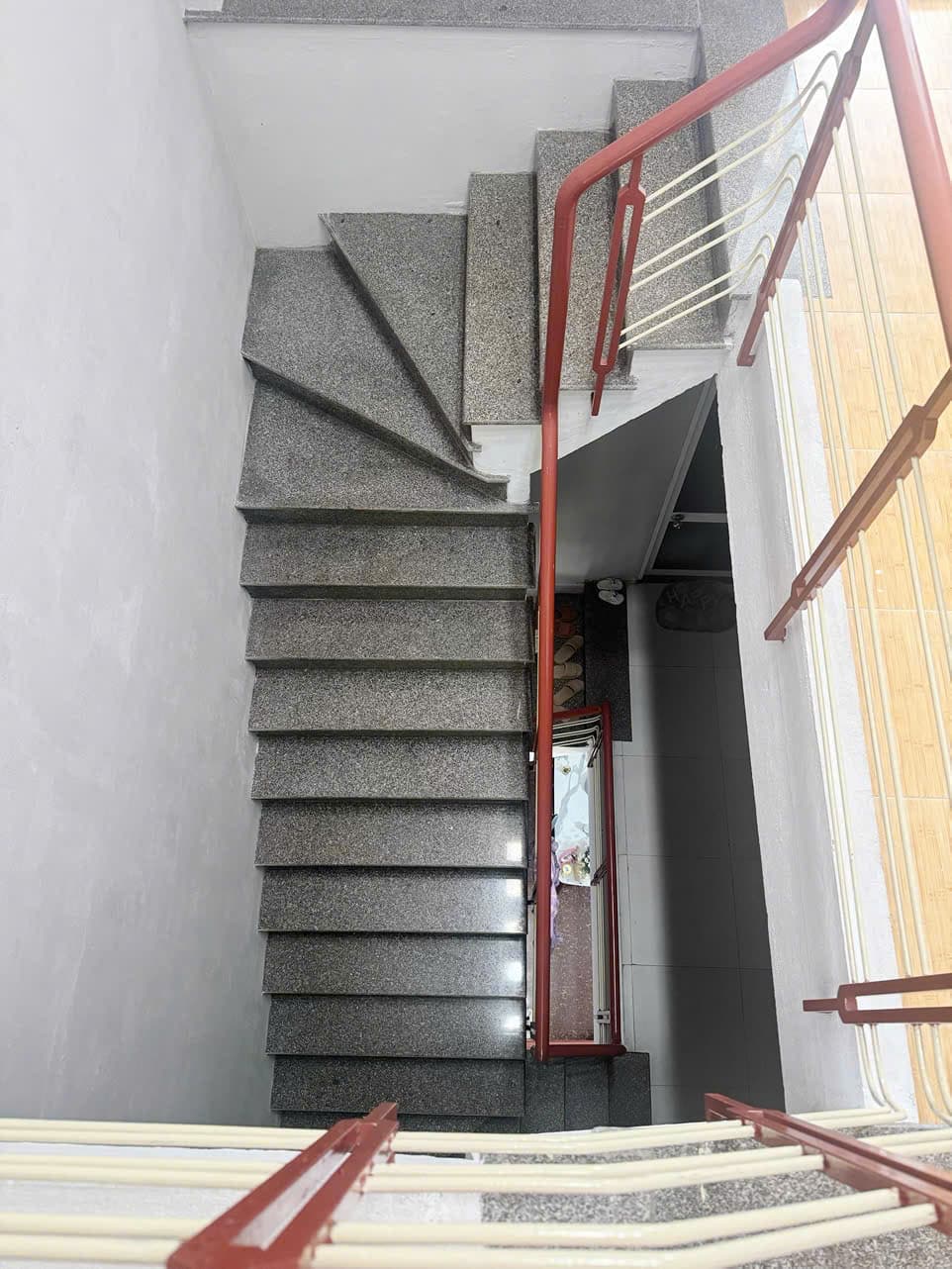 NHÀ NGUYÊN CĂN 3 TẦNG FULL NỘI THẤT 240M2 TẠI NGỌC HỒI - Ảnh 5