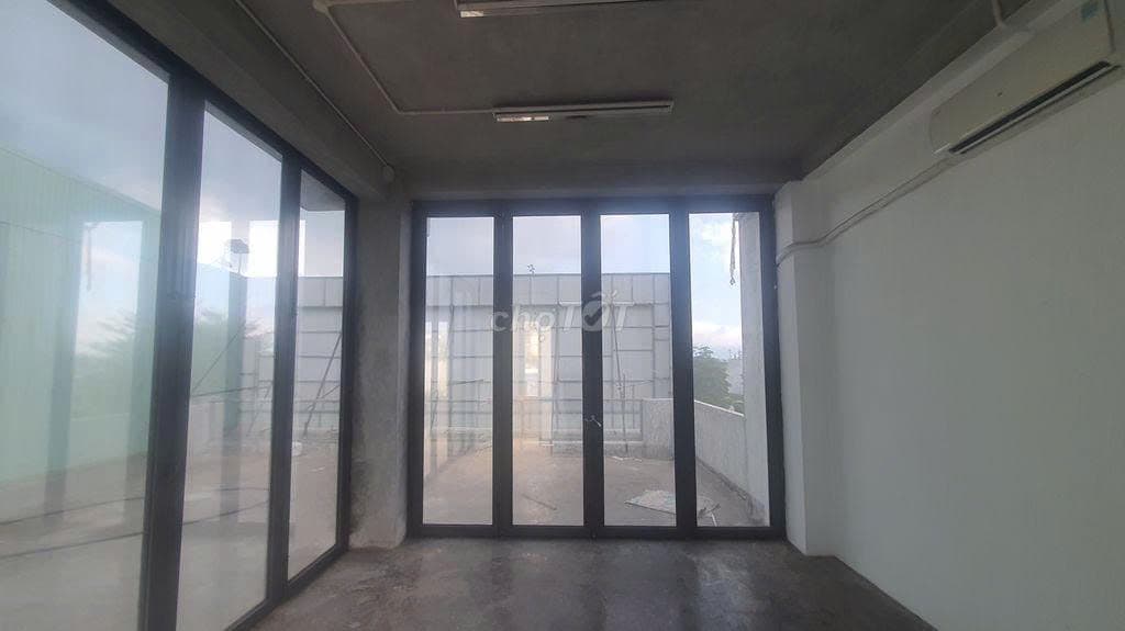 NHÀ NGUYÊN CĂN 2,5 TẦNG PHÙ HỢP MỞ SHOWROM, VP TẠI HOÀNG THỊ LOAN - Ảnh 4