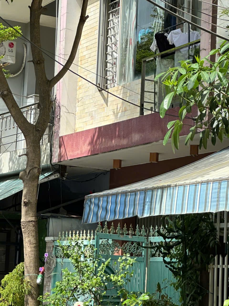 Nhà nguyên căn 3 tầng đường Phan Trọng Tuệ, diện tích 100m², phù hợp ở và kinh doanh - Ảnh 1