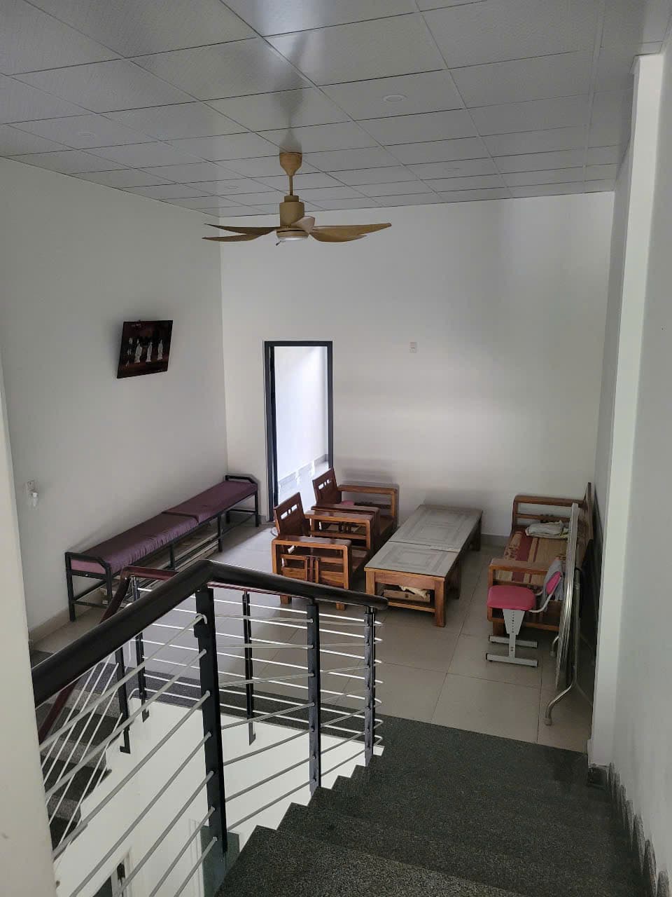 NHÀ NGUYÊN CĂN 2 TẦNG 200M2 TẠI ĐƯỜNG LÊ VĂN HIẾN - Ảnh 2