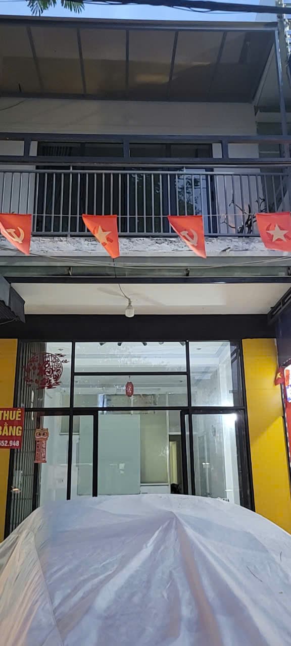 NHÀ NGUYÊN CĂN 2 TẦNG 200M2 TẠI ĐƯỜNG LÊ VĂN HIẾN - Ảnh 1