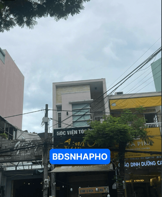 Nhà nguyên căn 2.5 tầng phù hợp kinh doanh đa ngành - Ảnh 1